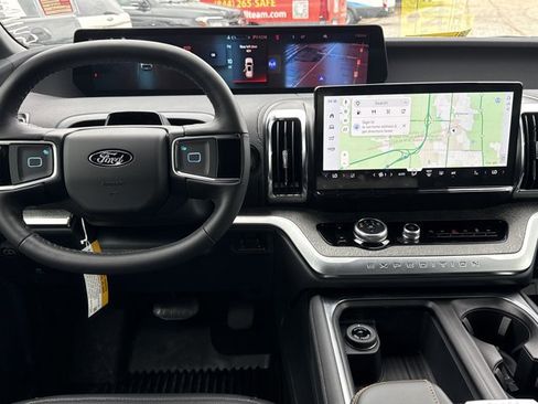 Used 2026 Ford Expedition Tremor image 5