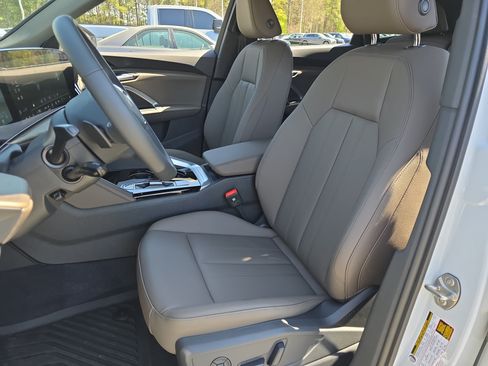 Used 2025 Audi Q5 Premium AWD/4WD image 15