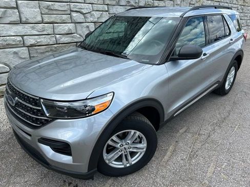 Used 2023 Ford Explorer XLT AWD/4WD image 1