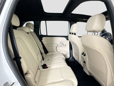 Used 2025 Mercedes-Benz GLB 250 image 15