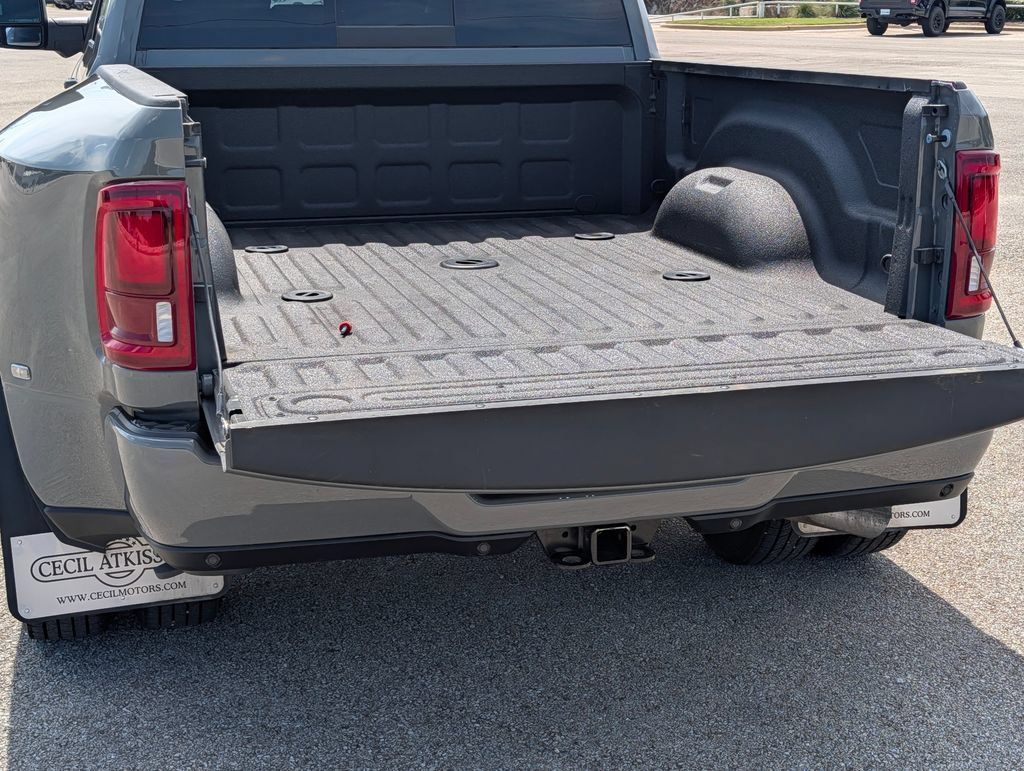 Used 2026 RAM 3500 Laramie AWD/4WD image 6