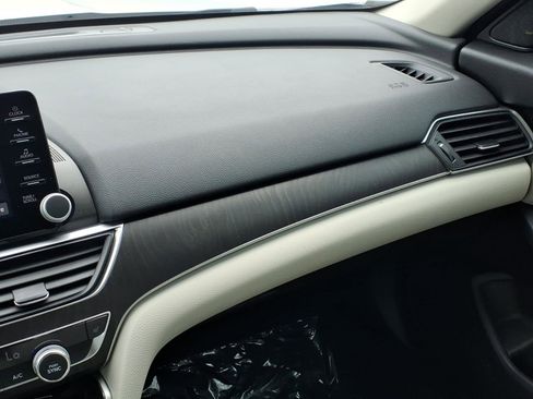 Used 2018 Honda Accord EX image 24