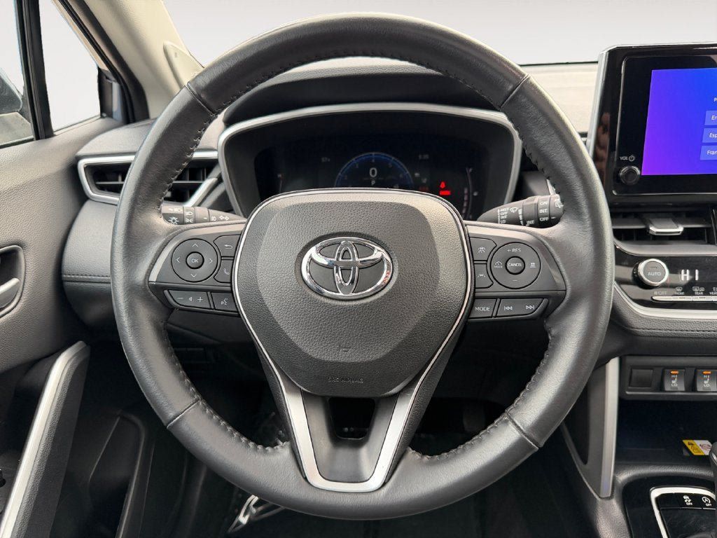 Used 2023 Toyota Corolla Cross XLE w/ Convenience Package AWD/4WD image 13