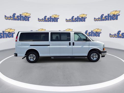 Used 2024 Chevrolet Express 3500 Extended RWD image 2