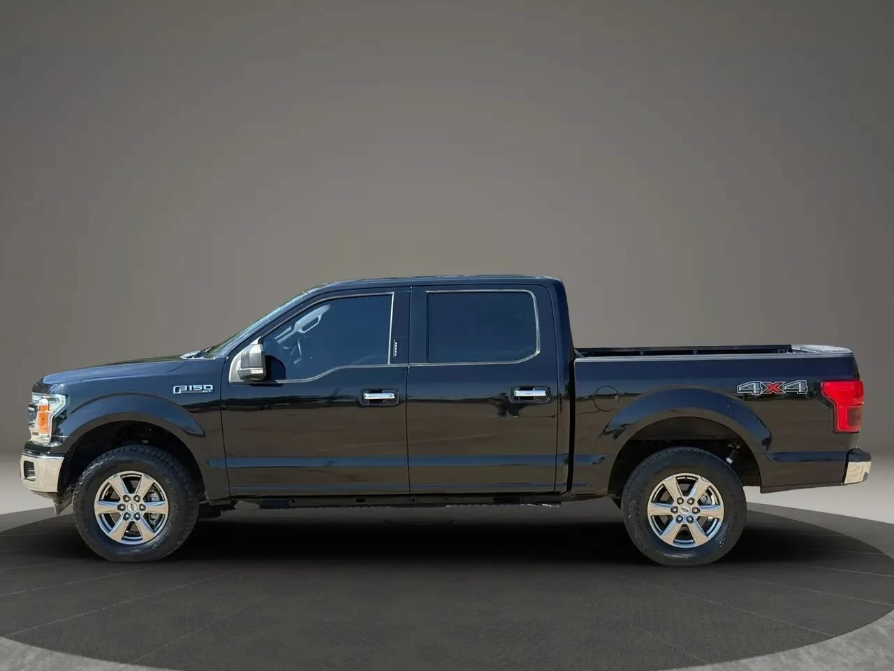 Used 2020 Ford F150 XLT w/ Equipment Group 302A Luxury AWD/4WD image 3