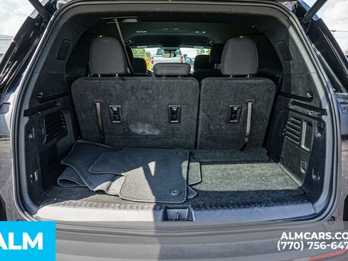 Used 2025 Chevrolet Traverse LT FWD image 25