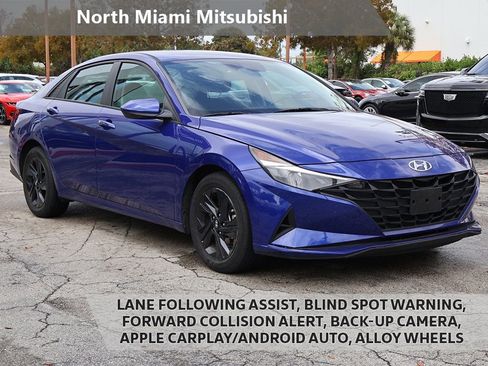 Used 2023 Hyundai Elantra SEL image 1