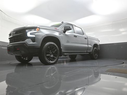 Used 2024 Chevrolet Silverado 1500 LT Trail Boss w/ Convenience Package II AWD/4WD image 11
