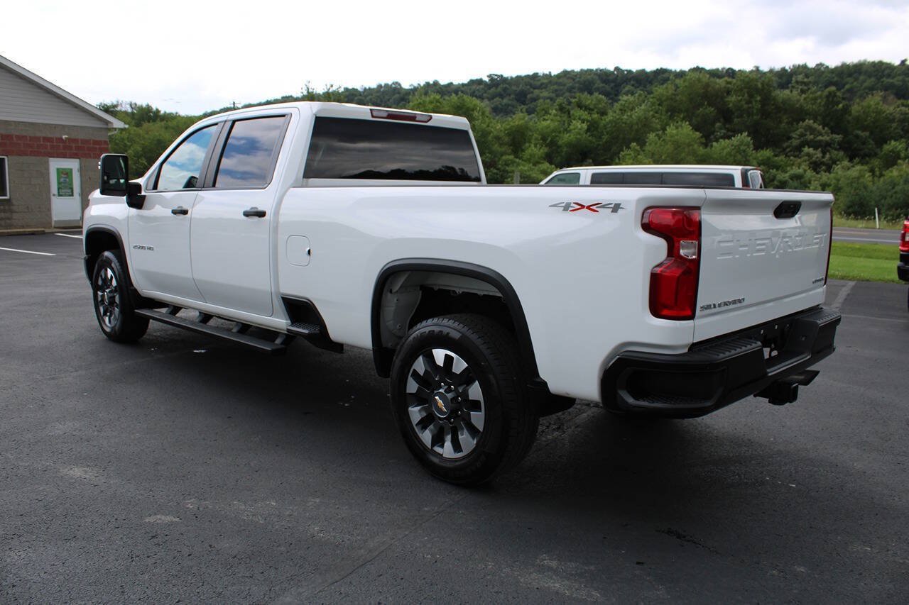 Used 2021 Chevrolet Silverado 2500 Custom w/ Custom Value Package AWD/4WD image 4