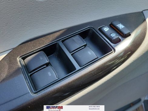 Used 2011 Toyota Sienna LE w/ Towing Pkg FWD image 18