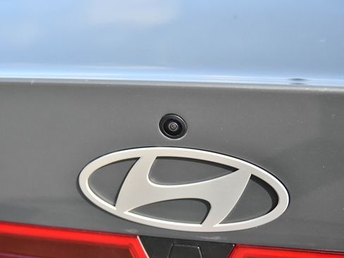 Used 2024 Hyundai Elantra SEL image 38