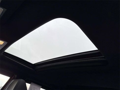 Used 2016 Toyota Tacoma TRD Sport image 16