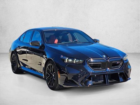New 2026 BMW M5 image 3