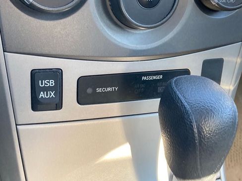 Used 2012 Toyota Corolla LE FWD image 19