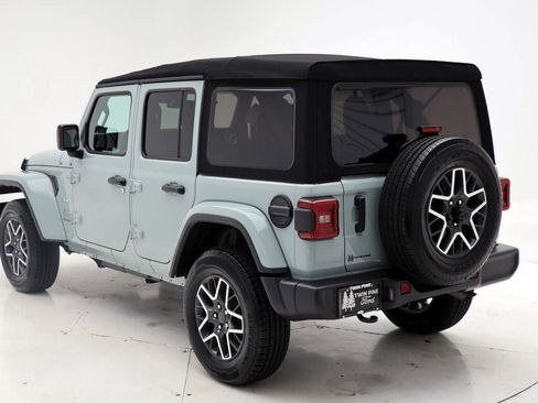 Used 2024 Jeep Wrangler Sahara image 6