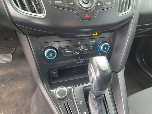 Used 2016 Ford Focus SE image 29