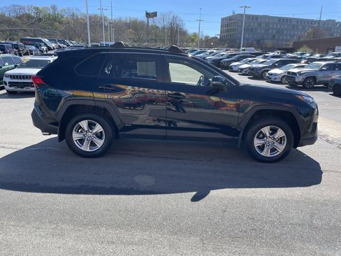 Used 2024 Toyota RAV4 XLE AWD/4WD image 7