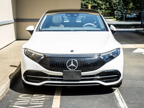 Used 2022 Mercedes-Benz EQS 450+ Sedan image 2