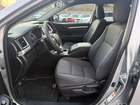 Used 2019 Toyota Highlander LE image 36