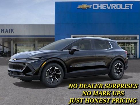 New 2026 Chevrolet Equinox EV LT image 2