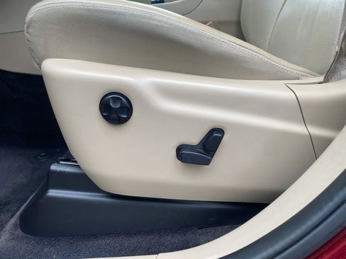 Used 2017 Jeep Grand Cherokee Limited w/ Luxury Group II image 12