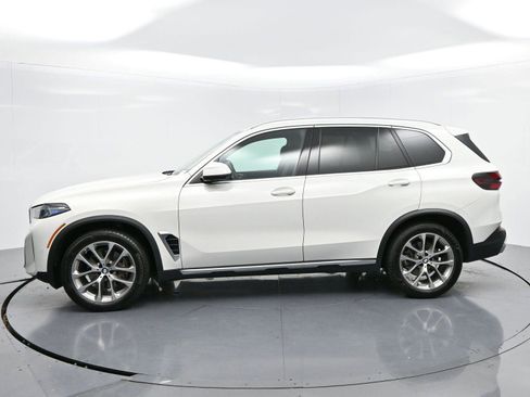 Used 2024 BMW X5 xDrive40i w/ Premium Package image 4