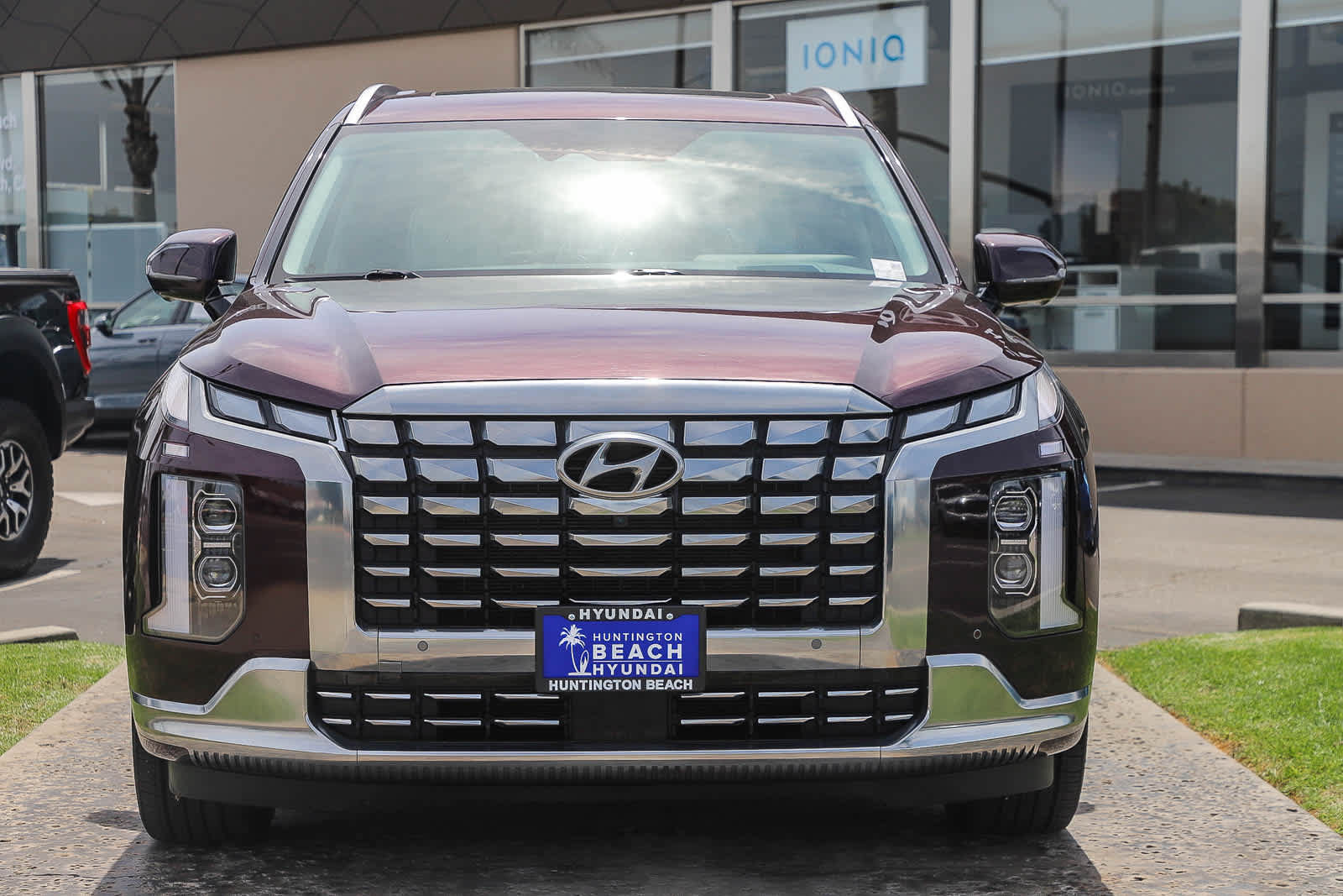 Used 2024 Hyundai Palisade Calligraphy AWD/4WD image 2