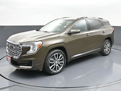 Used 2023 GMC Terrain Denali image 1