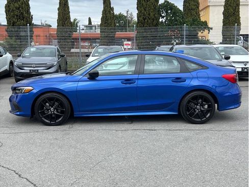 Used 2023 Honda Civic Sport image 7