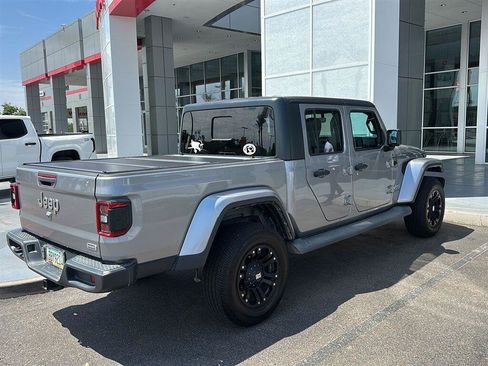 Used 2020 Jeep Gladiator Overland AWD/4WD image 4