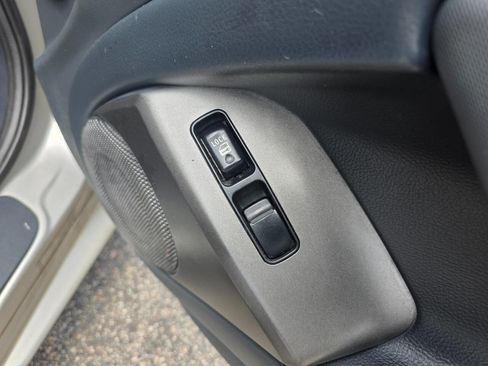 Used 2012 Mitsubishi Eclipse image 22