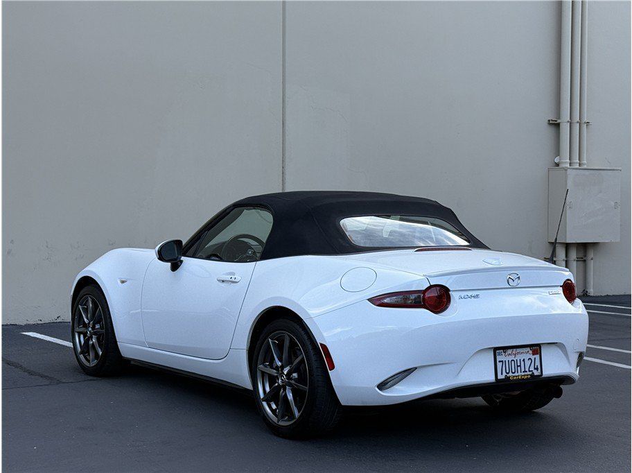 Used 2017 MAZDA MX-5 Miata Grand Touring RWD image 6