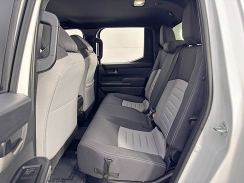 Used 2024 Toyota Tacoma TRD Off-Road image 39