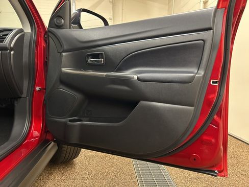 Used 2024 Mitsubishi Outlander Sport SE image 16