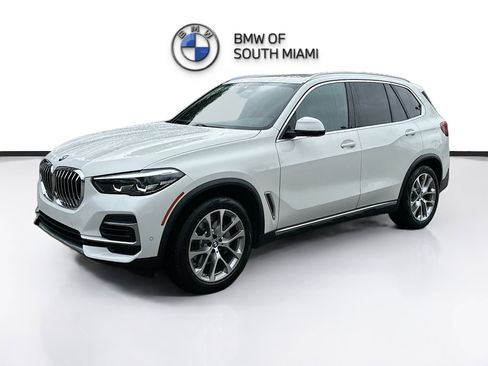 Used 2023 BMW X5 xDrive40i w/ Parking Assistance Package image 3