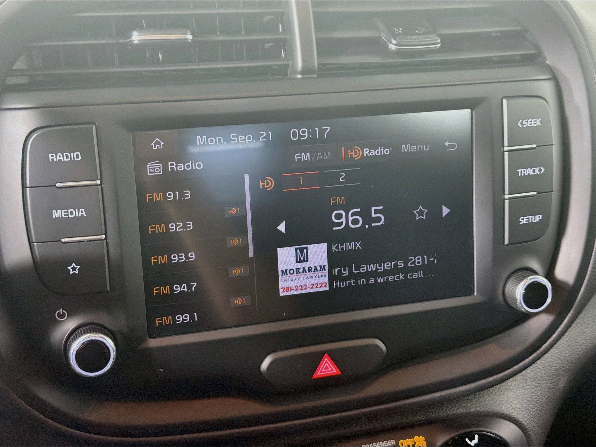 Used 2025 Kia Soul LX w/ LX Technology Package FWD image 21