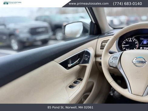 Used 2014 Nissan Altima 2.5 SV w/ Convenience Package image 21