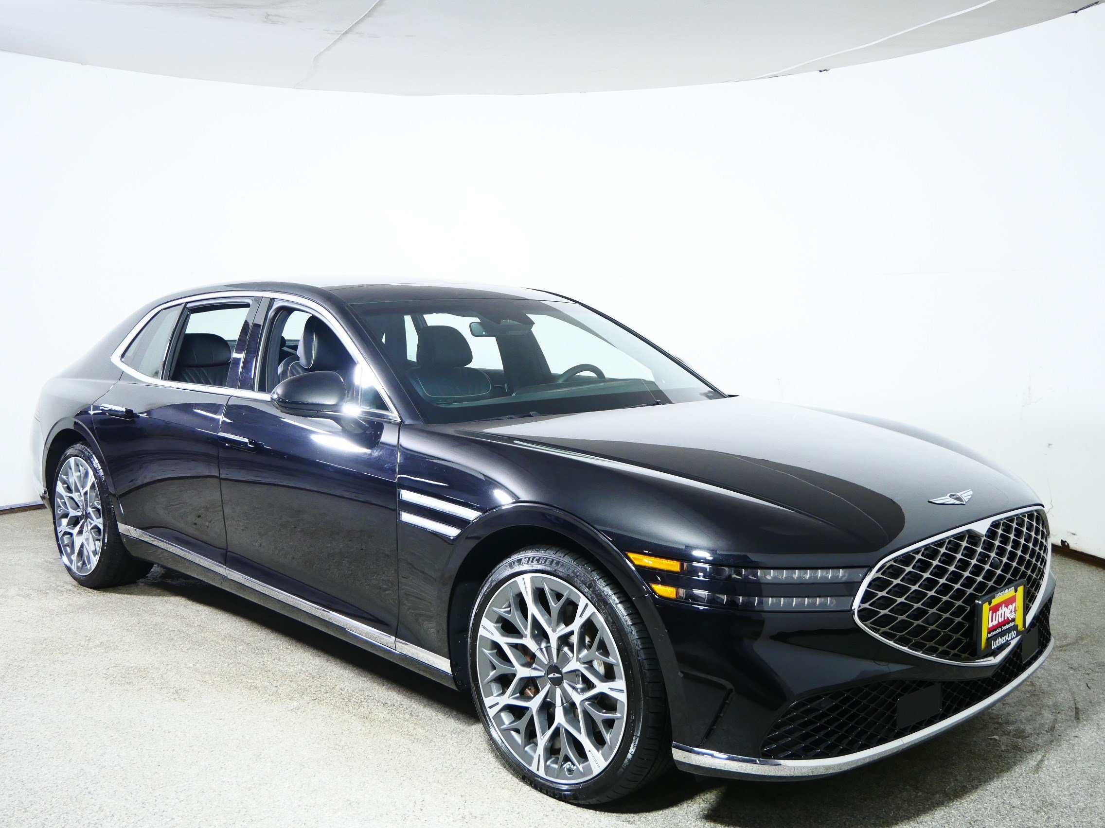 Used 2024 Genesis G90 3.5T AWD/4WD image 1