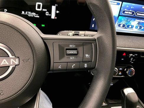 Used 2025 Nissan Kicks SV image 24