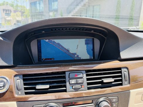 Used 2010 BMW 328i Convertible RWD image 8