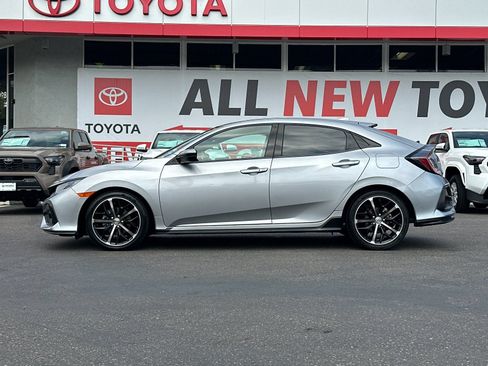 Used 2021 Honda Civic Sport image 2