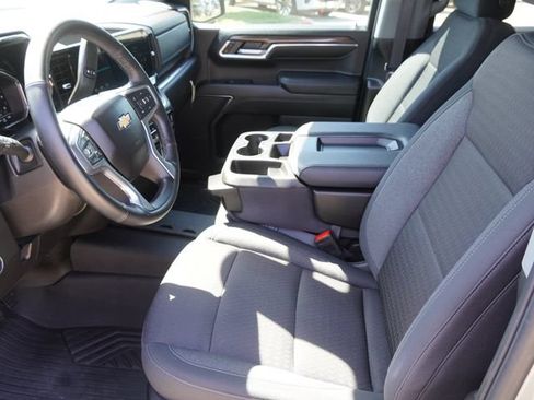 Used 2024 Chevrolet Silverado 1500 LT AWD/4WD image 18