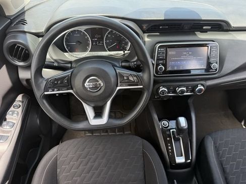 Used 2021 Nissan Kicks S FWD image 11