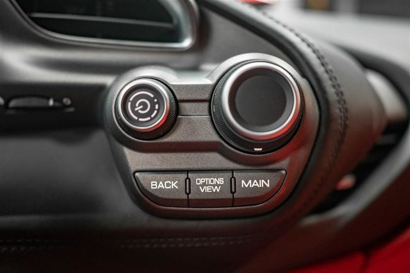 Used 2018 Ferrari 488 GTB RWD image 18