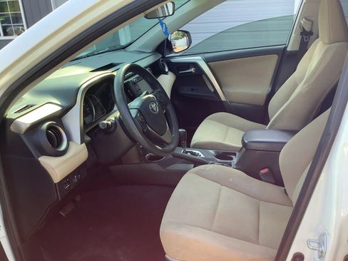 Used 2015 Toyota RAV4 XLE FWD image 17