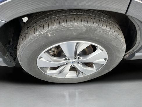 Used 2022 Subaru Ascent Premium w/ Convenience Package image 9