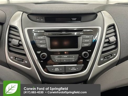 Used 2014 Hyundai Elantra SE image 20
