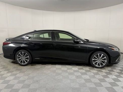 Used 2019 Lexus ES 300h w/ Premium Package FWD image 13