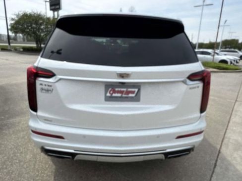 Used 2024 Cadillac XT6 Luxury AWD/4WD image 5