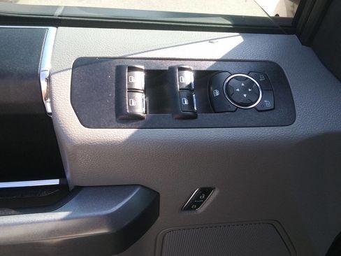 Used 2017 Ford F150 XLT image 18